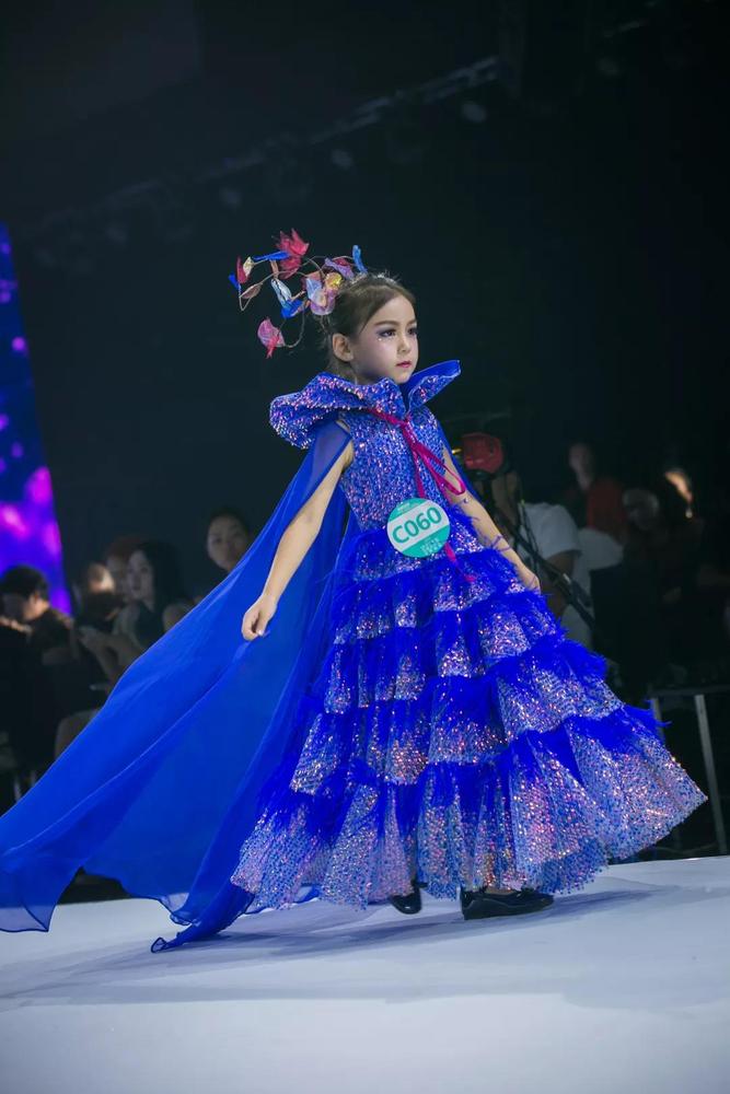 最终参与总决赛角逐的选手达到四百人之多,国际童模和时尚童装品牌